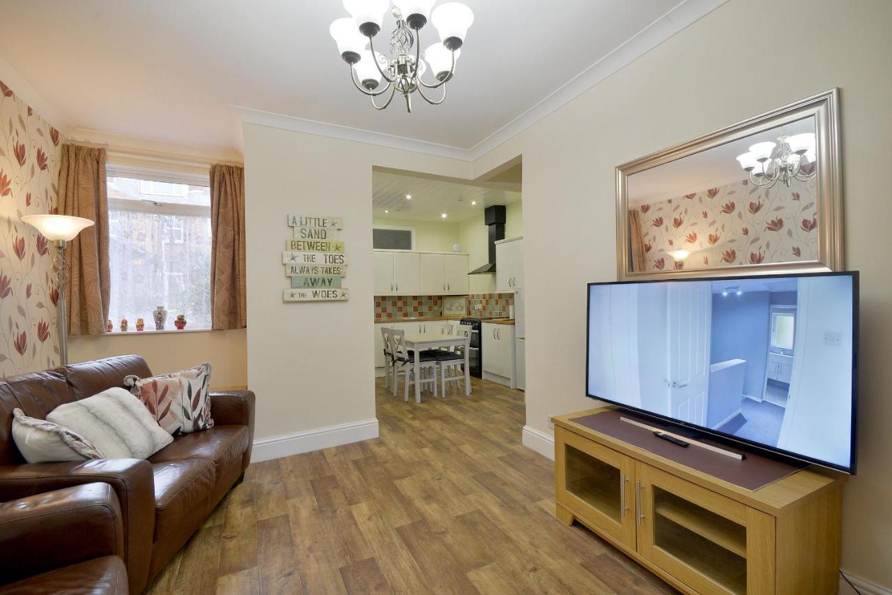 Ground Floor Apartment Up To 6 Guests With Games Chill Out Room Scarborough Buitenkant foto
