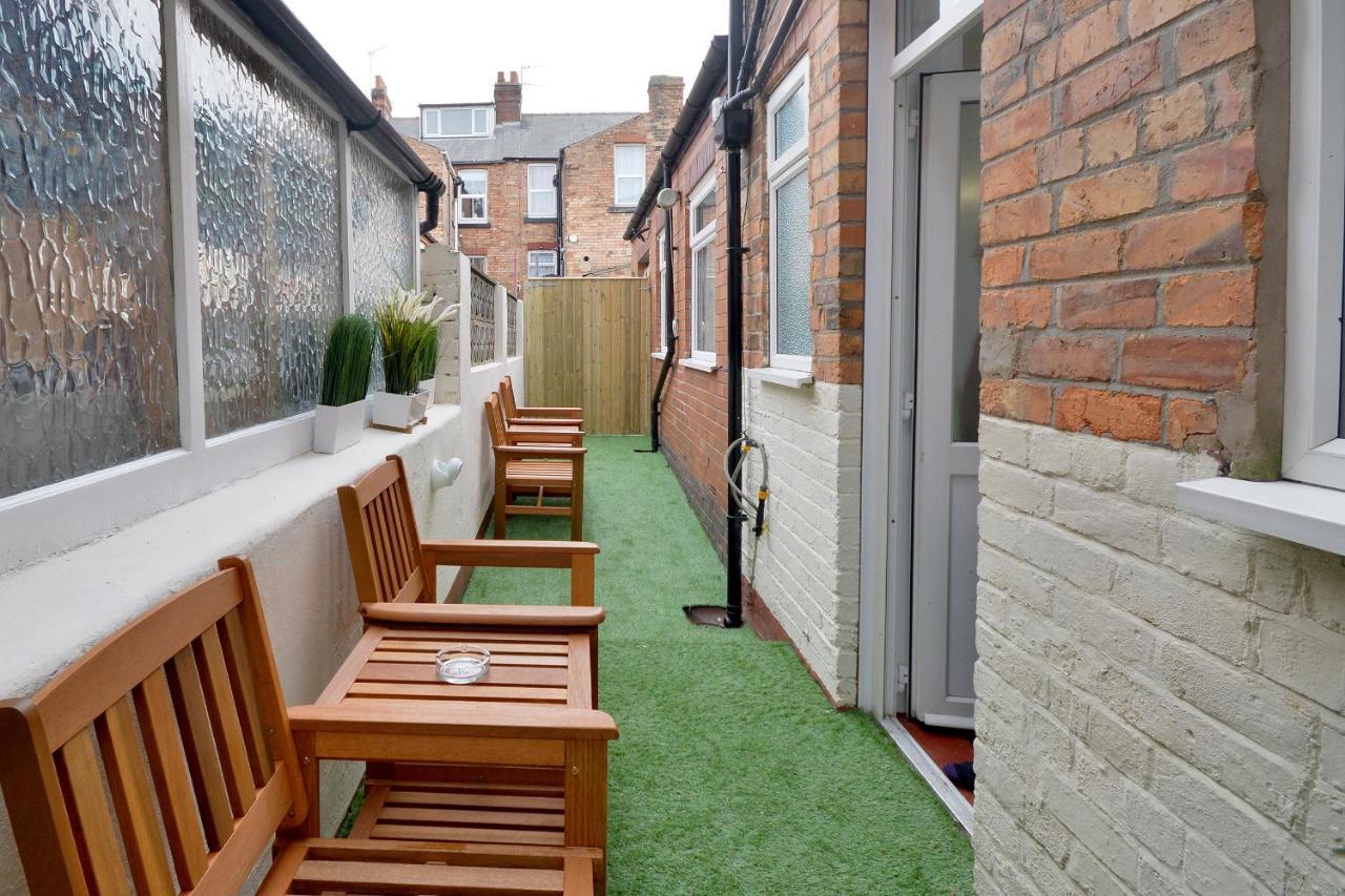 Ground Floor Apartment Up To 6 Guests With Games Chill Out Room Scarborough Buitenkant foto