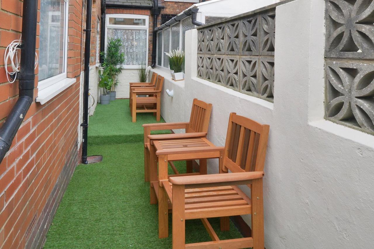 Ground Floor Apartment Up To 6 Guests With Games Chill Out Room Scarborough Buitenkant foto