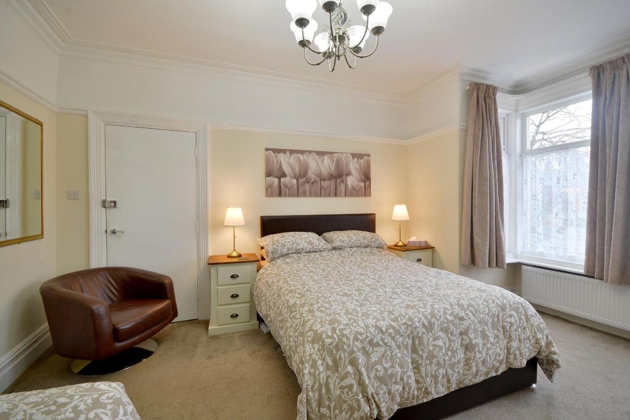 Ground Floor Apartment Up To 6 Guests With Games Chill Out Room Scarborough Buitenkant foto