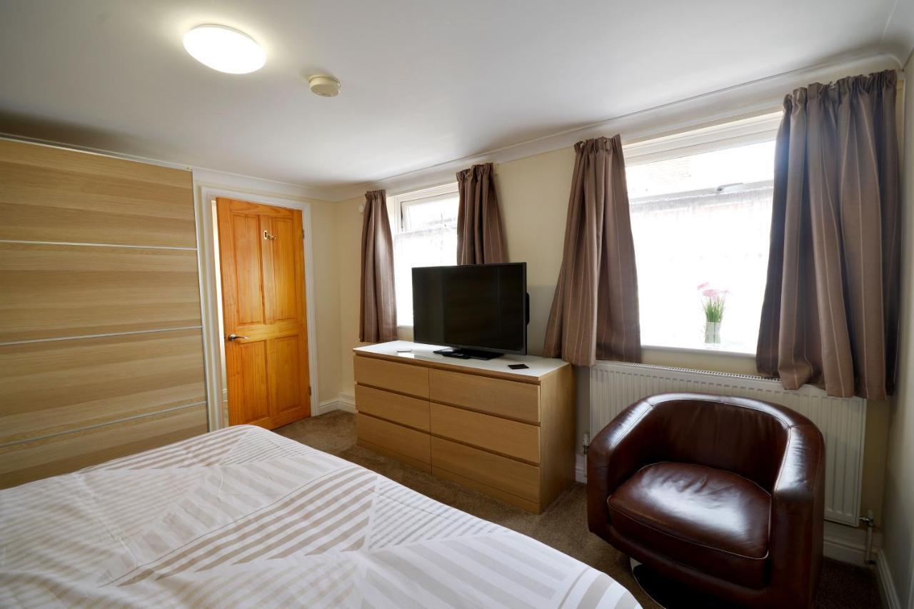 Ground Floor Apartment Up To 6 Guests With Games Chill Out Room Scarborough Buitenkant foto