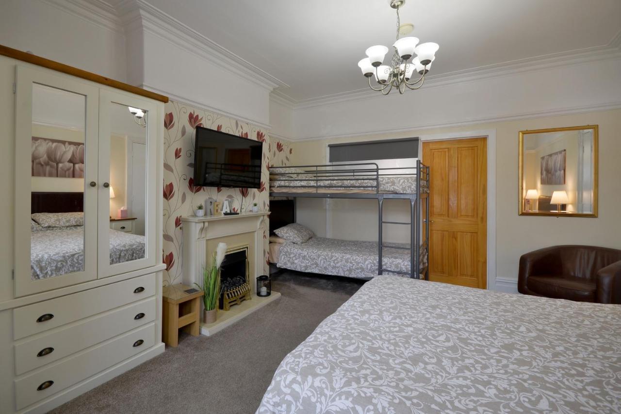 Ground Floor Apartment Up To 6 Guests With Games Chill Out Room Scarborough Buitenkant foto