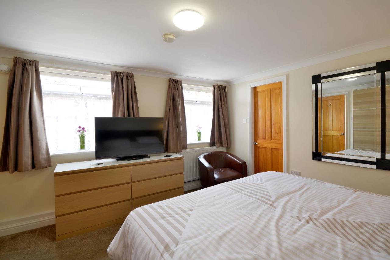 Ground Floor Apartment Up To 6 Guests With Games Chill Out Room Scarborough Buitenkant foto
