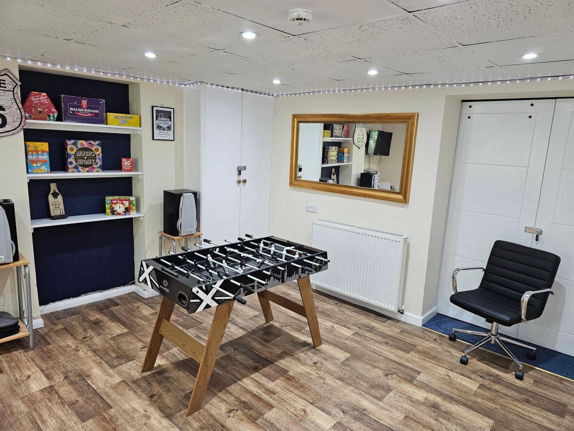 Ground Floor Apartment Up To 6 Guests With Games Chill Out Room Scarborough Buitenkant foto